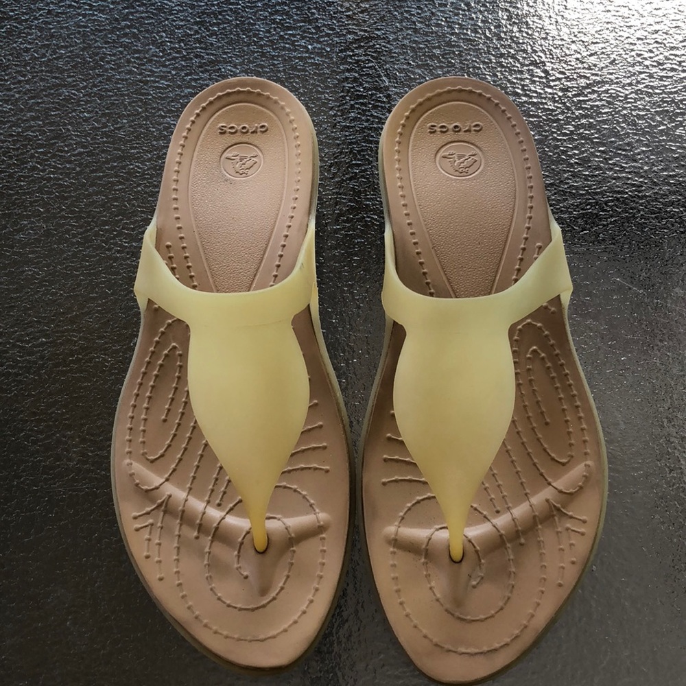 Women crocs sandals size 7